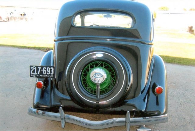 1935 Ford Slantback 